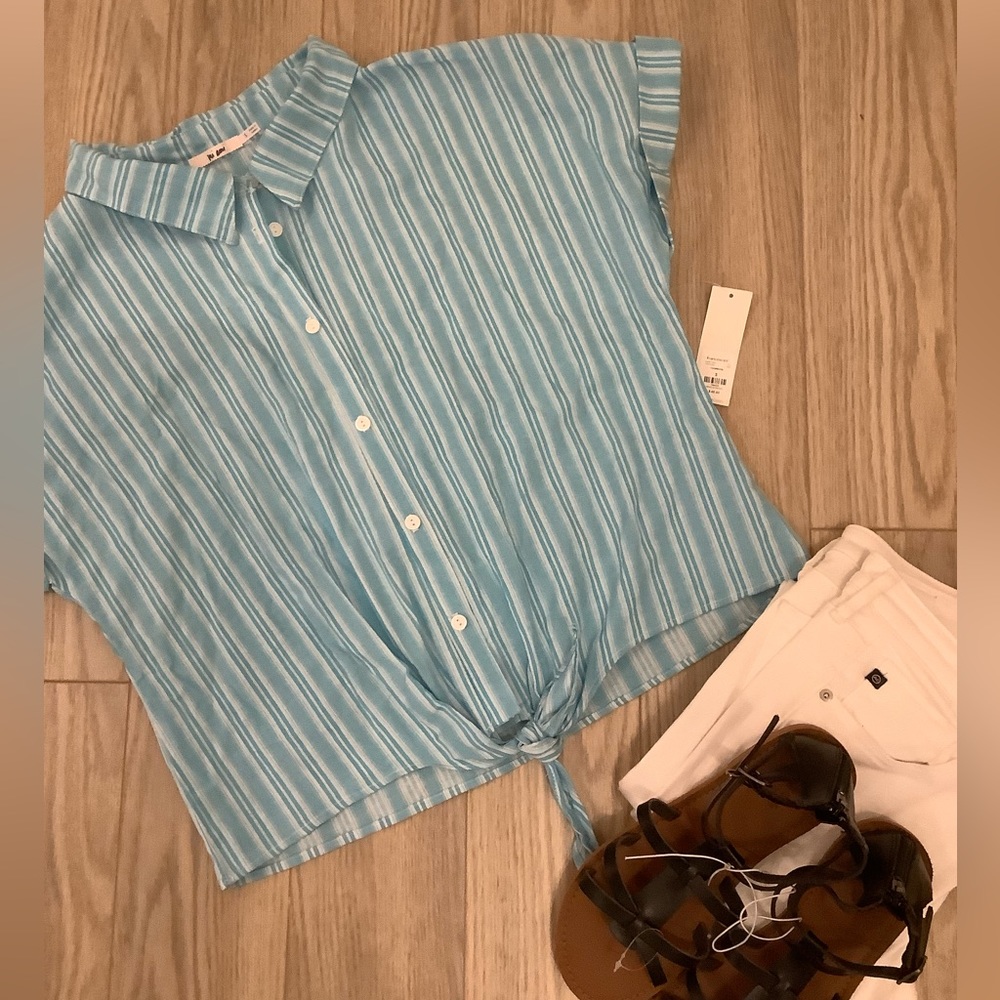NWT Francesca’s striped turquoise top❤️❤️❤️❤️